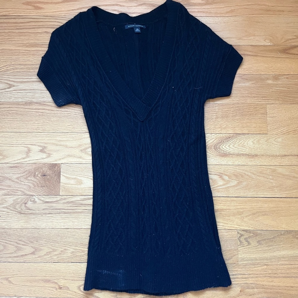Black b-neck tunic sweater